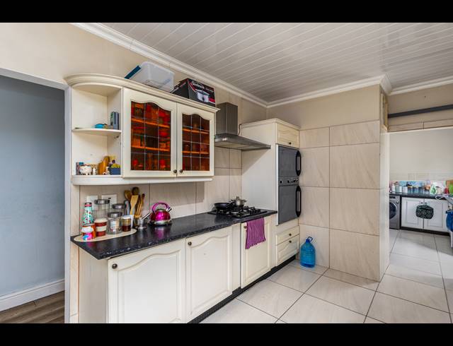 3 BEDROOM FREESTANDING FOR SALE IN PANORAMA